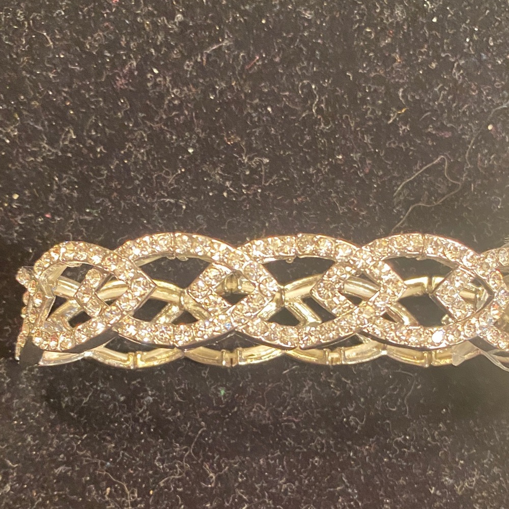 Gold Crystal Link Bracelet for Women - Sparkling Interlock Design